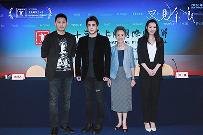 電影《又見(jiàn)奈良》上影節發(fā)布會(huì )主創(chuàng  )合影.jpg